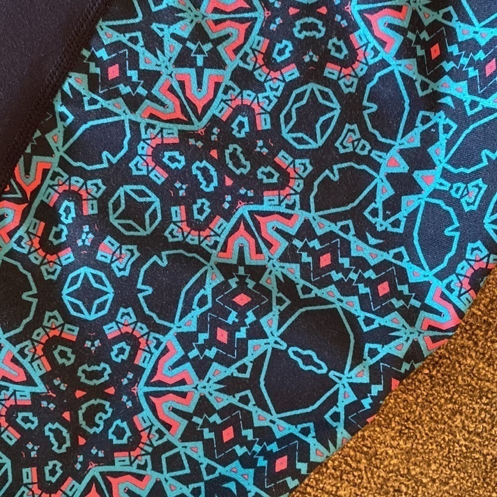 Fabletics womens athletic capris; size medium - Picture 2 of 4